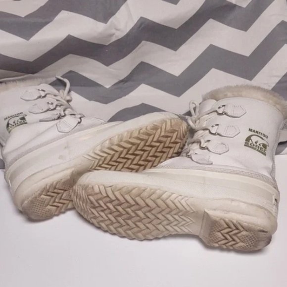 White winter and rain boots - Picture 2 of 4